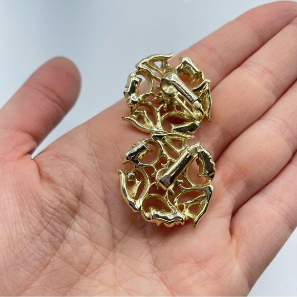 Vintage Sarah Coventry Gold Tone Rhinestone & Faux Pearl Clip On Earrings - Picture 3 of 4